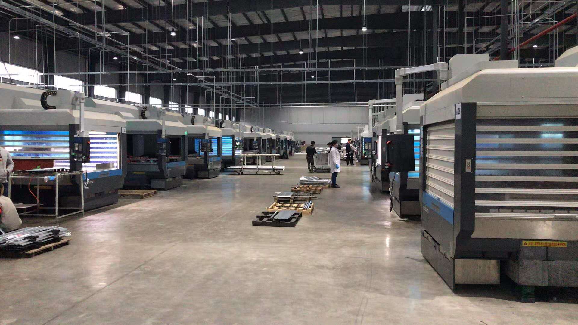 深圳精雕/大型非标精雕机出货50台，售后人员已调试到位，客户已经顺利生产了。